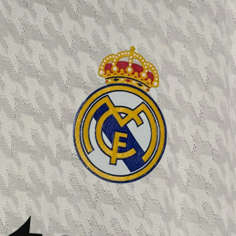 Real Madrid Jersey - Picture 3 of 6